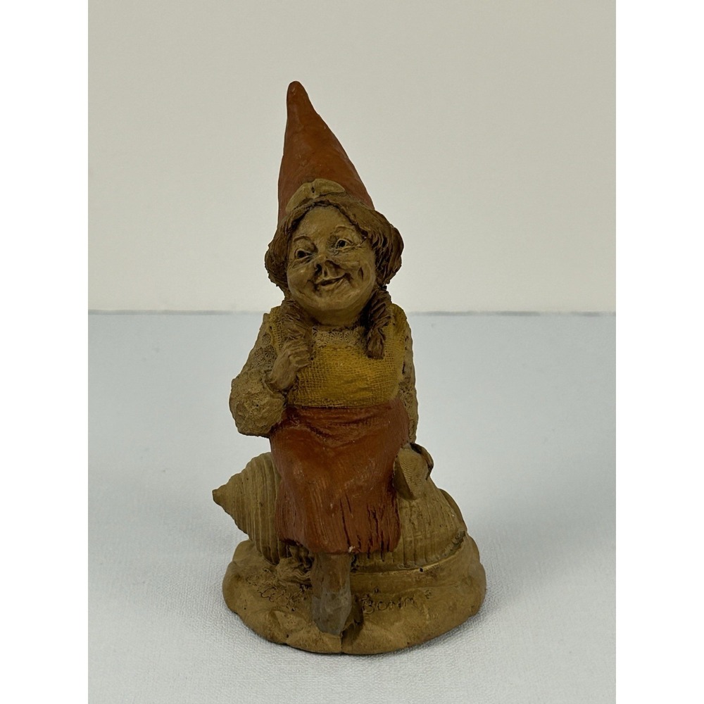 Tom Clark Gnome "Bonnie" Sitting on Sea Shell Resin Figurine 5" Tall #84